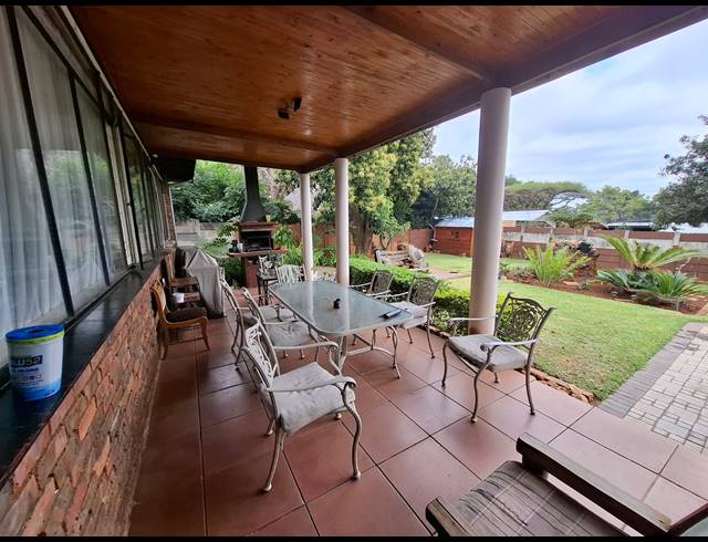 4 BEDROOM HOUSE FOR SALE IN SINOVILLE